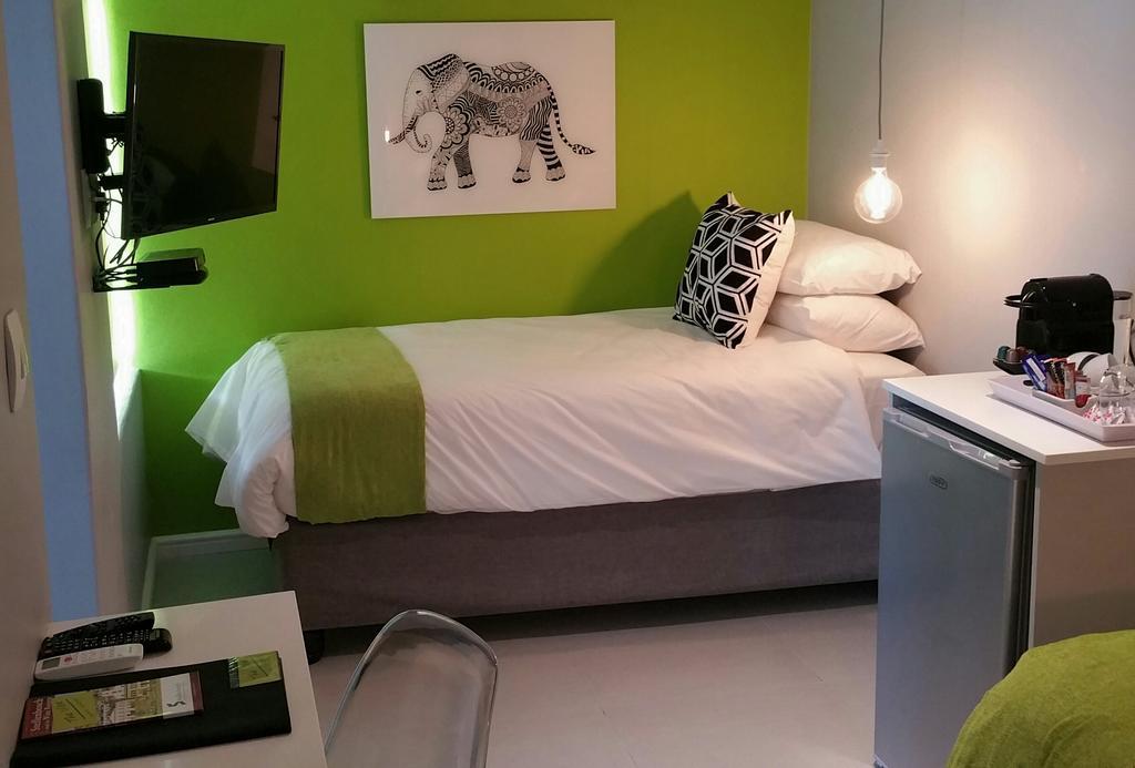 The Vibe Dorp Street Bed & Breakfast Stellenbosch Bagian luar foto